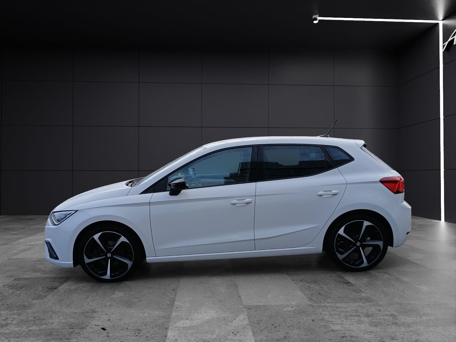 Fahrzeugabbildung SEAT Ibiza TSI FR DSG LED Navi AID ACC RFK SH 18"