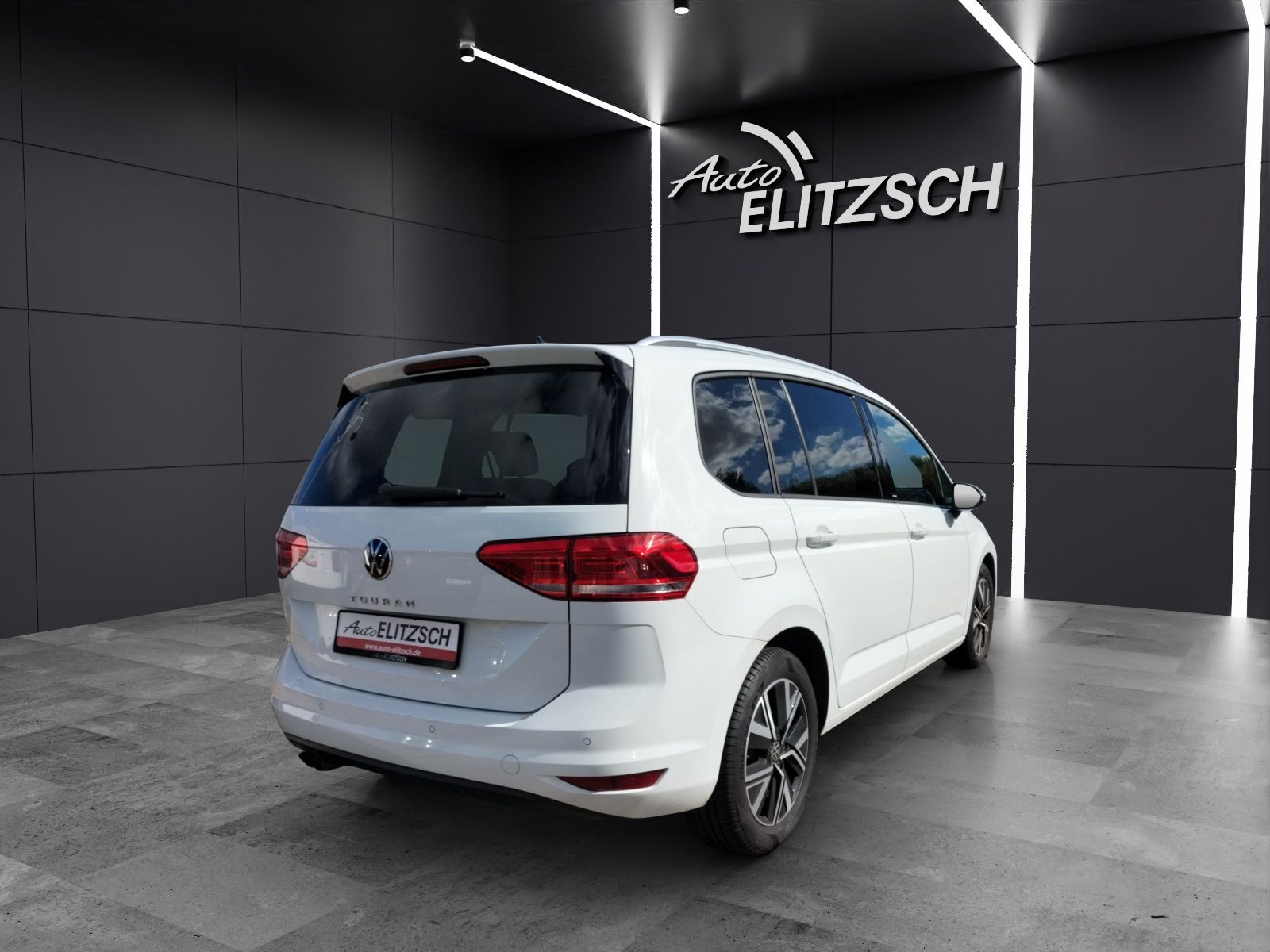 Fahrzeugabbildung Volkswagen Touran Move TDI DSG 7-Sitzer Matrix ACC 17" SHZ