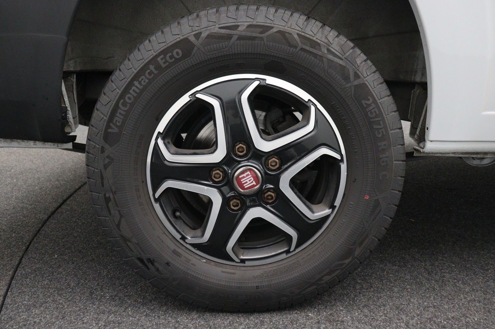 Fahrzeugabbildung Fiat Ducato Serie 8 Multicab 35 L2H1 AT NAVI KAMERA