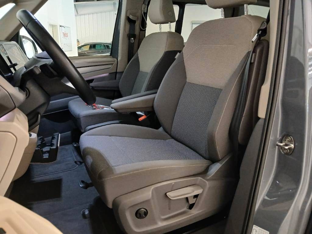 Fahrzeugabbildung Volkswagen T7 Multivan Edition ACC vis-a-vis STHZ Matrix