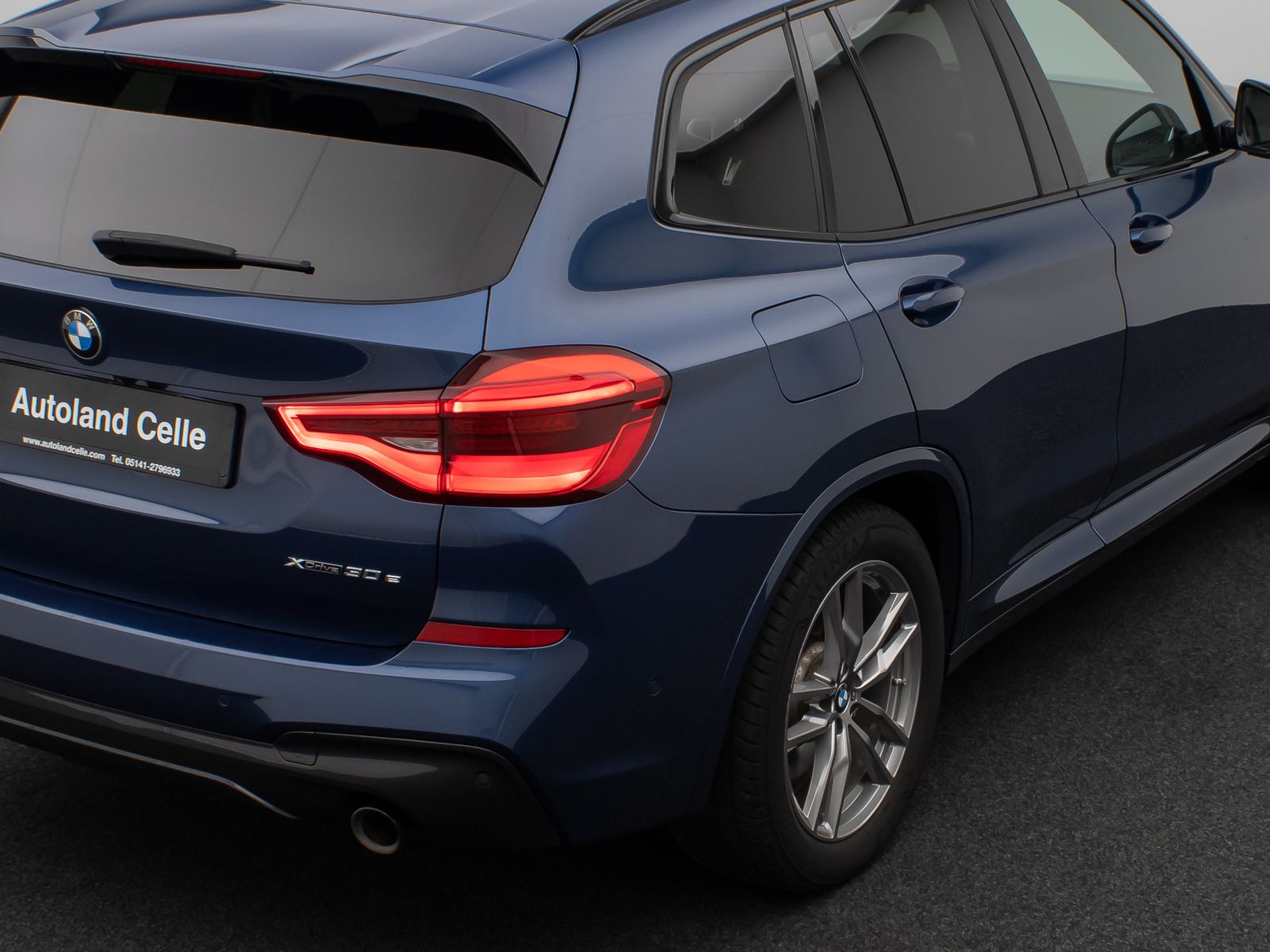 Fahrzeugabbildung BMW X3 xD30e M Sport Kamera HUD DAB HiFi AHK Komfort