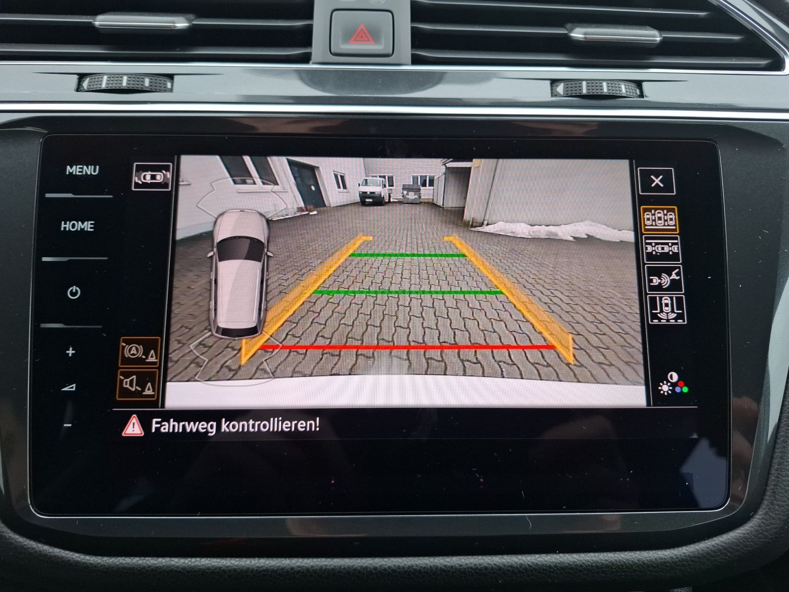 Fahrzeugabbildung Volkswagen Tiguan Allspace TDI Life DSG 4M LED Navi AID ACC