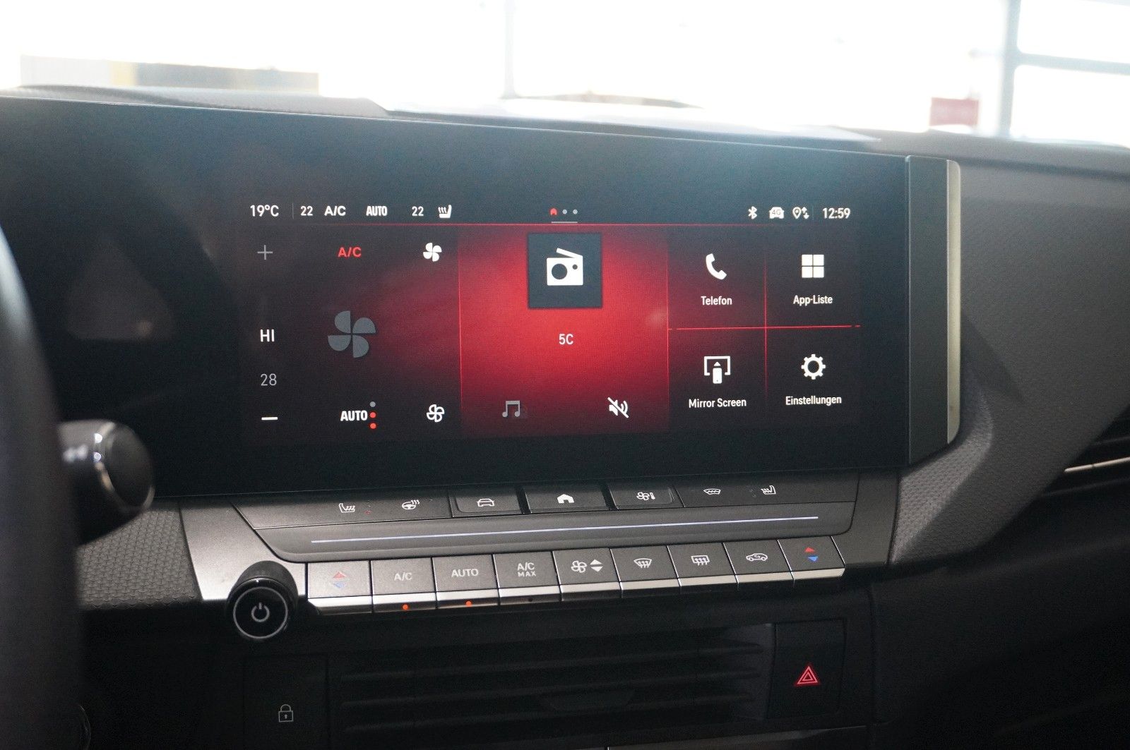 Fahrzeugabbildung Opel Astra L ST 1.2T ULTIMATE NAVI/LED/360°/HUD/AHK