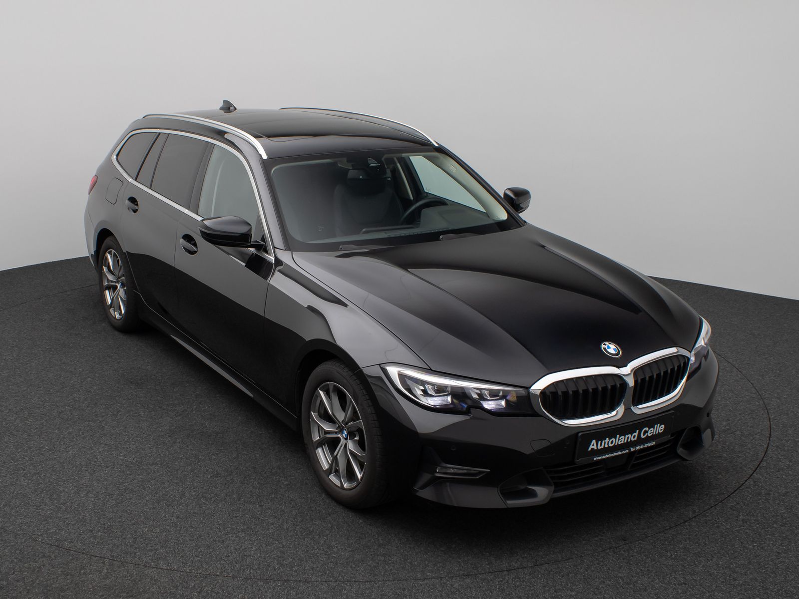 Fahrzeugabbildung BMW 320d SportLine Panorama DAB HiFi Stop&Go Komfort
