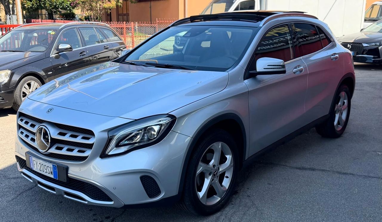 Mercedes-Benz MERCEDES-BENZ GLA 180 1.6 PREMIUM 122CV - FULL L imagem 3