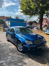Mercedes-Benz C 220 CDI  Solider Klassiker - Mercedes-Benz C 220 aus 2000: Cdi