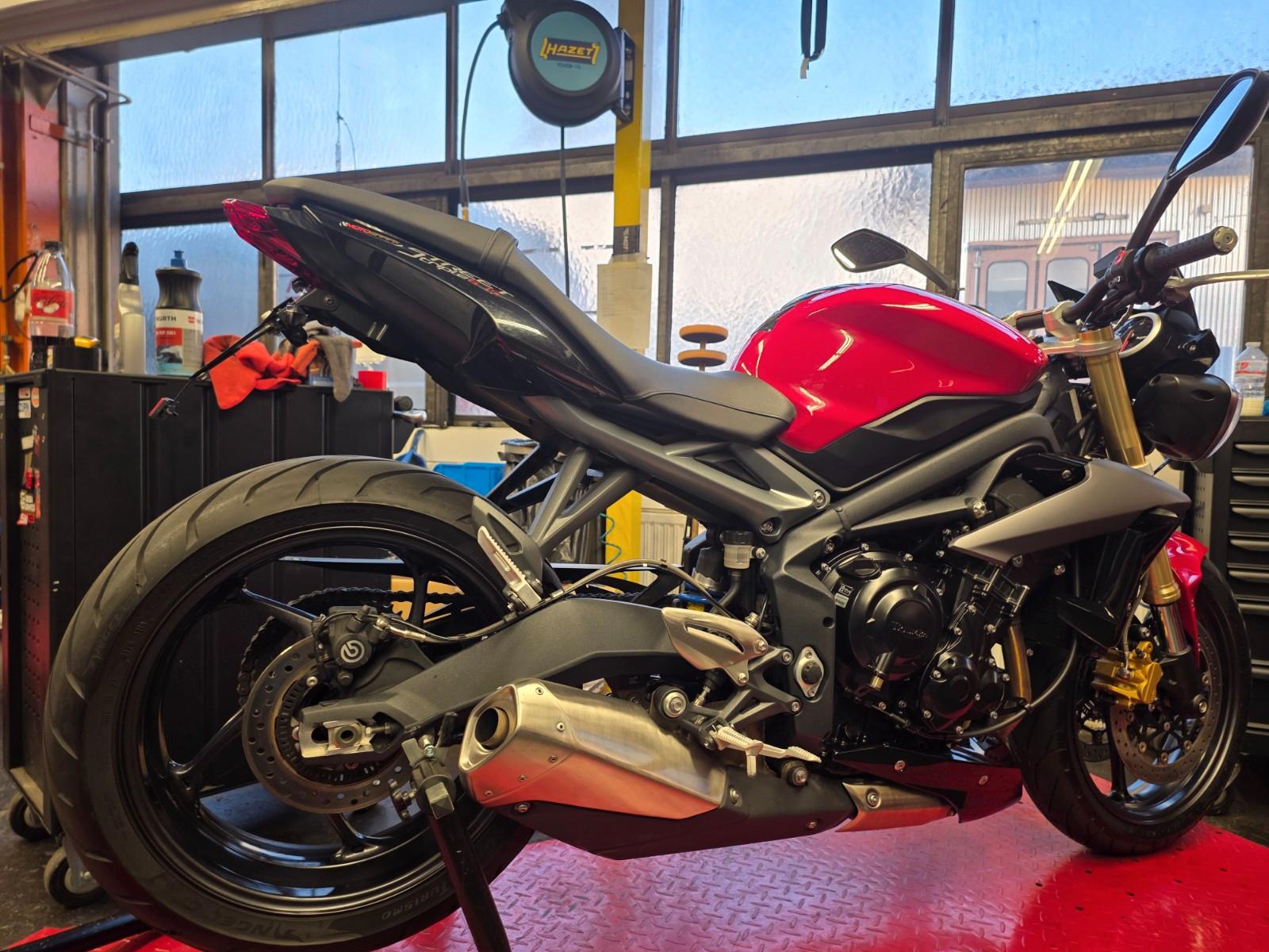 Triumph Street Triple 675