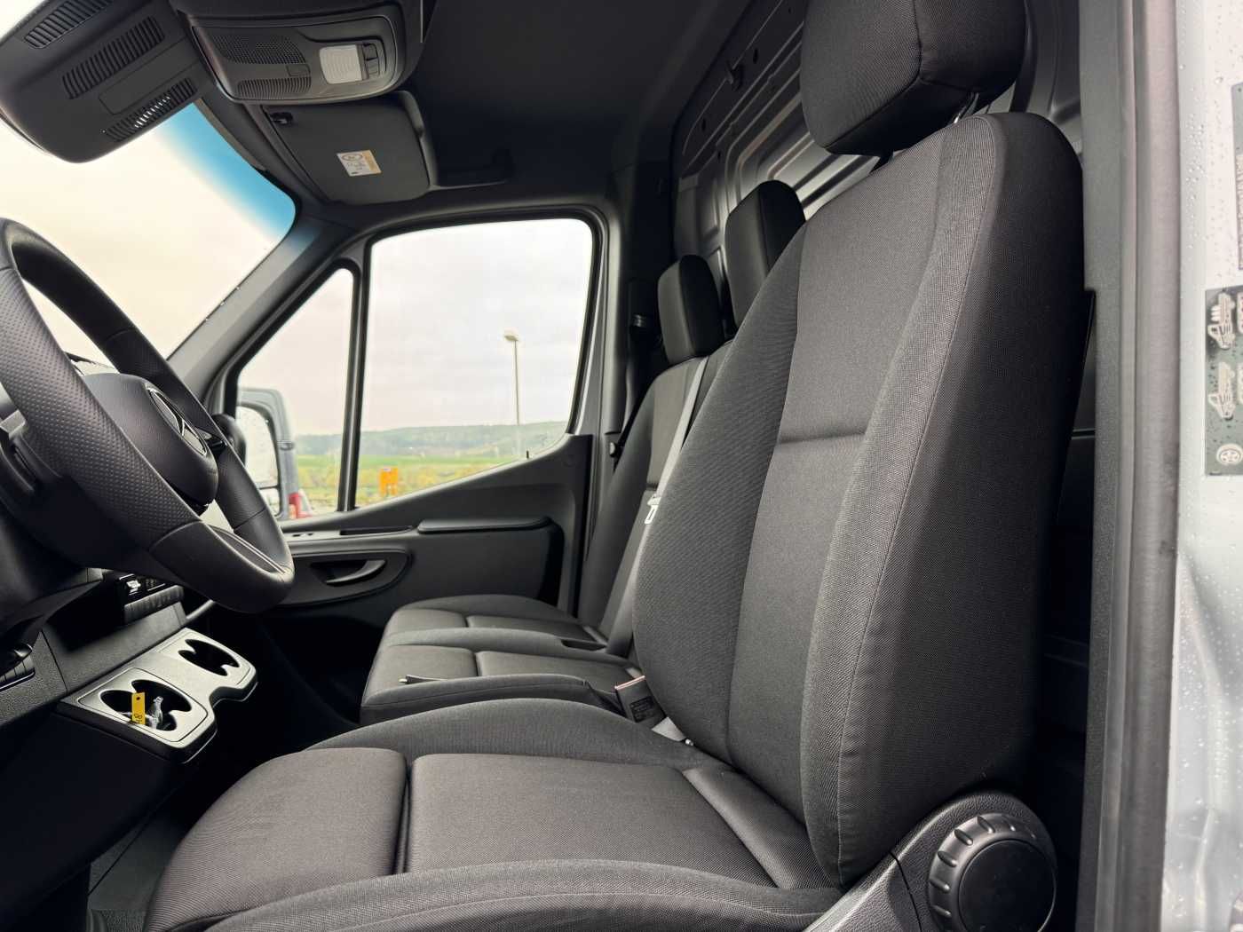 Fahrzeugabbildung Mercedes-Benz Sprinter 319 CDI 4x4 3665 Klima Standheiz AHK