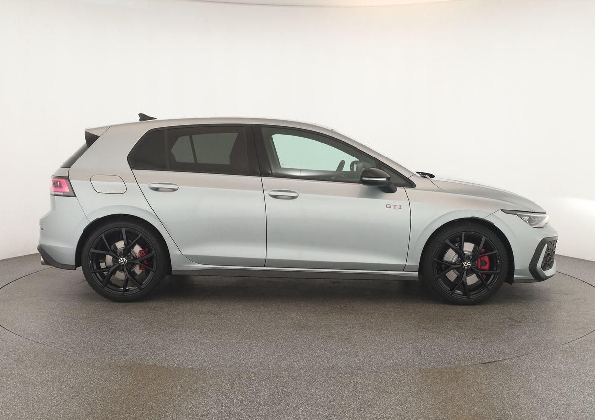 Volkswagen Golf GTI DSG Vienna IQ.LIGHT Pano HUD HarmanK 19 foto 4