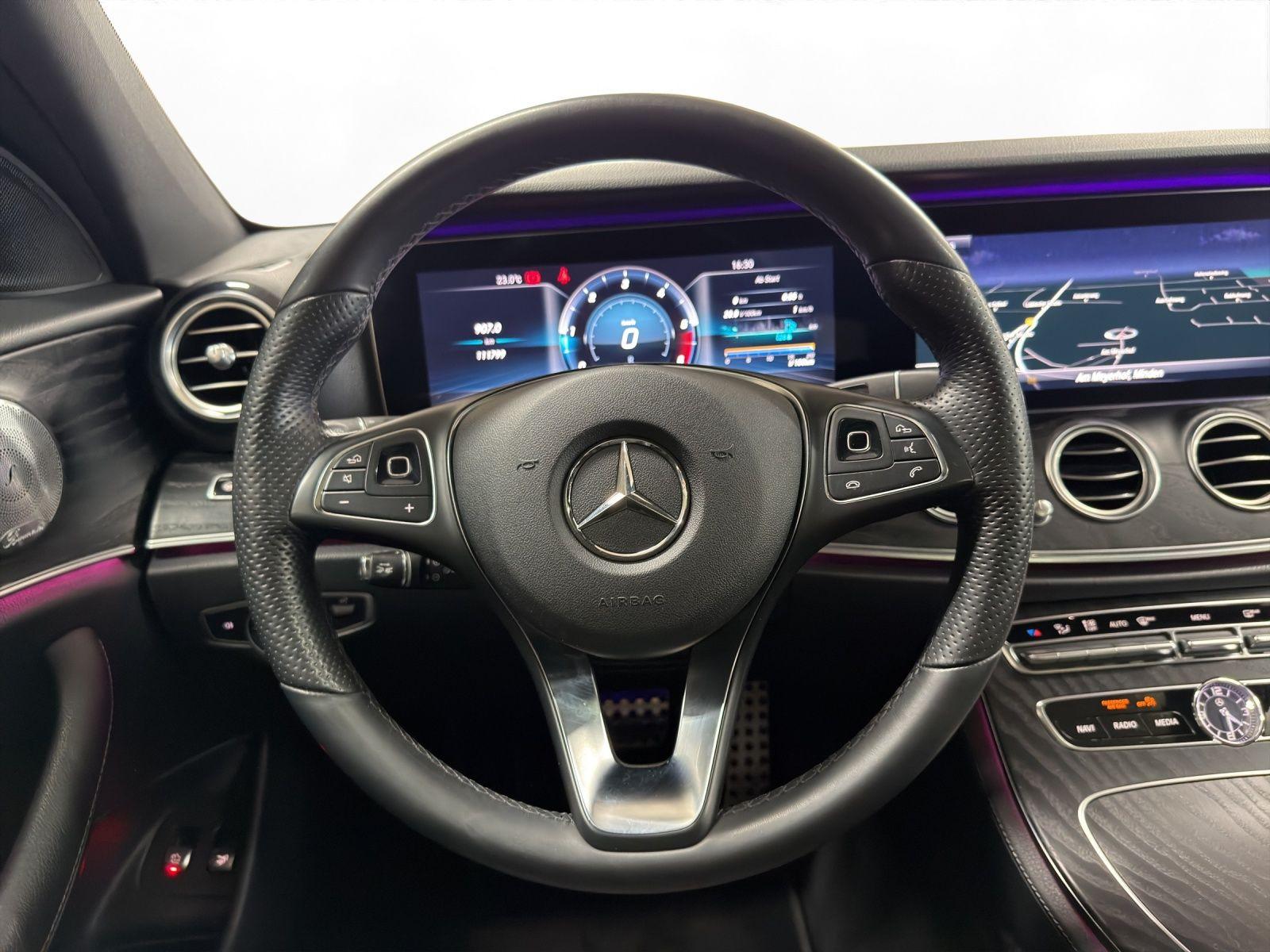 Mercedes-Benz E 220d T 4M All-Terrain AHK Pano LED LM 19" Navi