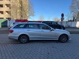 Mercedes-Benz E 220 CDI T-Modell BlueEfficiency  Scheckheft - Mercedes-Benz E 220: Kombi, Cdi