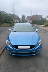 Volvo V60 D4 R-Design, 1.Hand, AHK, Sport-Fahrwwerk - Volvo V60: Sport