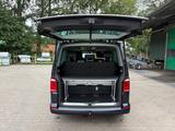 Volkswagen VW T6 Multivan Next Generation  - blaue Volkswagen T6 Multivan