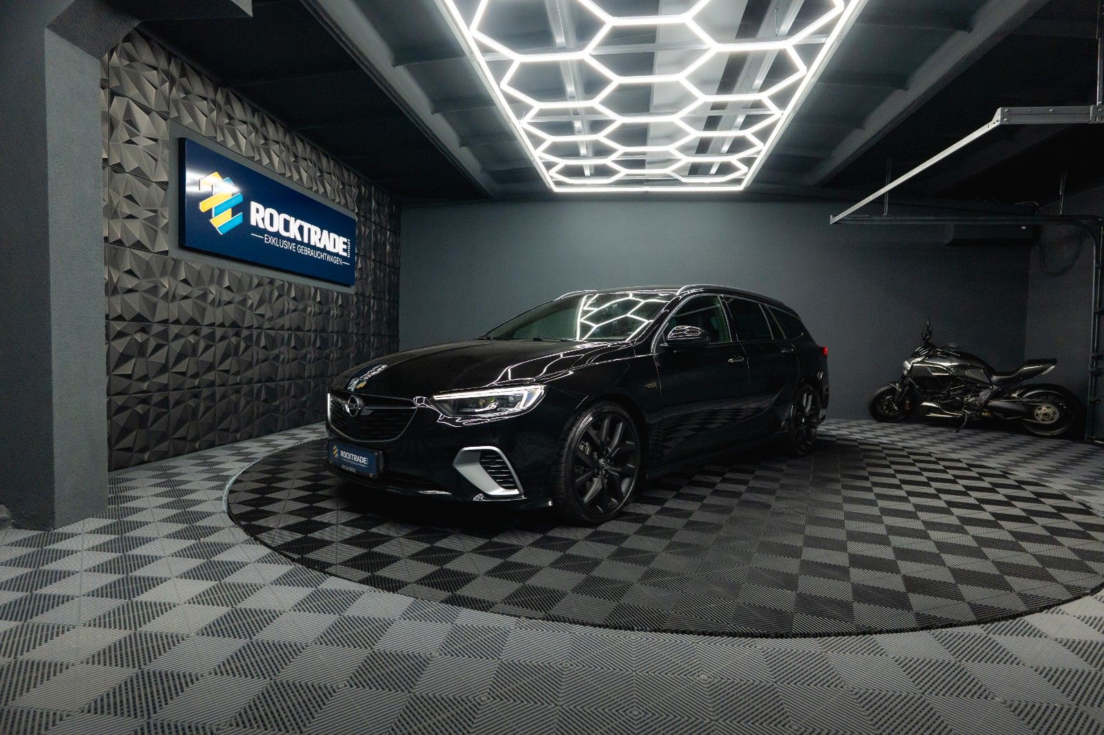 Fahrzeugabbildung Opel Insignia B Sports Tourer GSi 4x4 *ACC*LED*HU*DAB