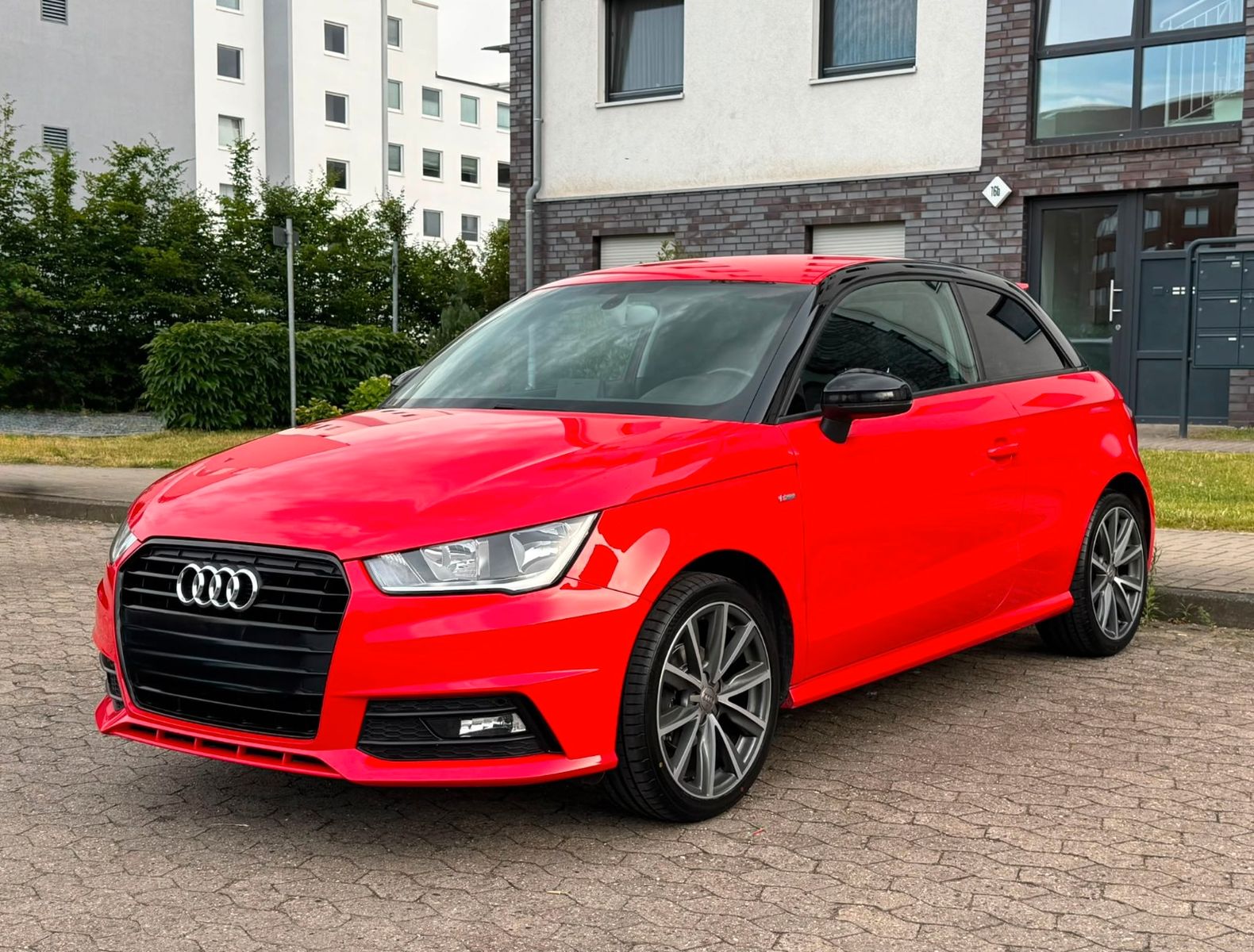 AUDI A1 1.0 TFSI  Scheckheft bei Audi - TÜV -Servi