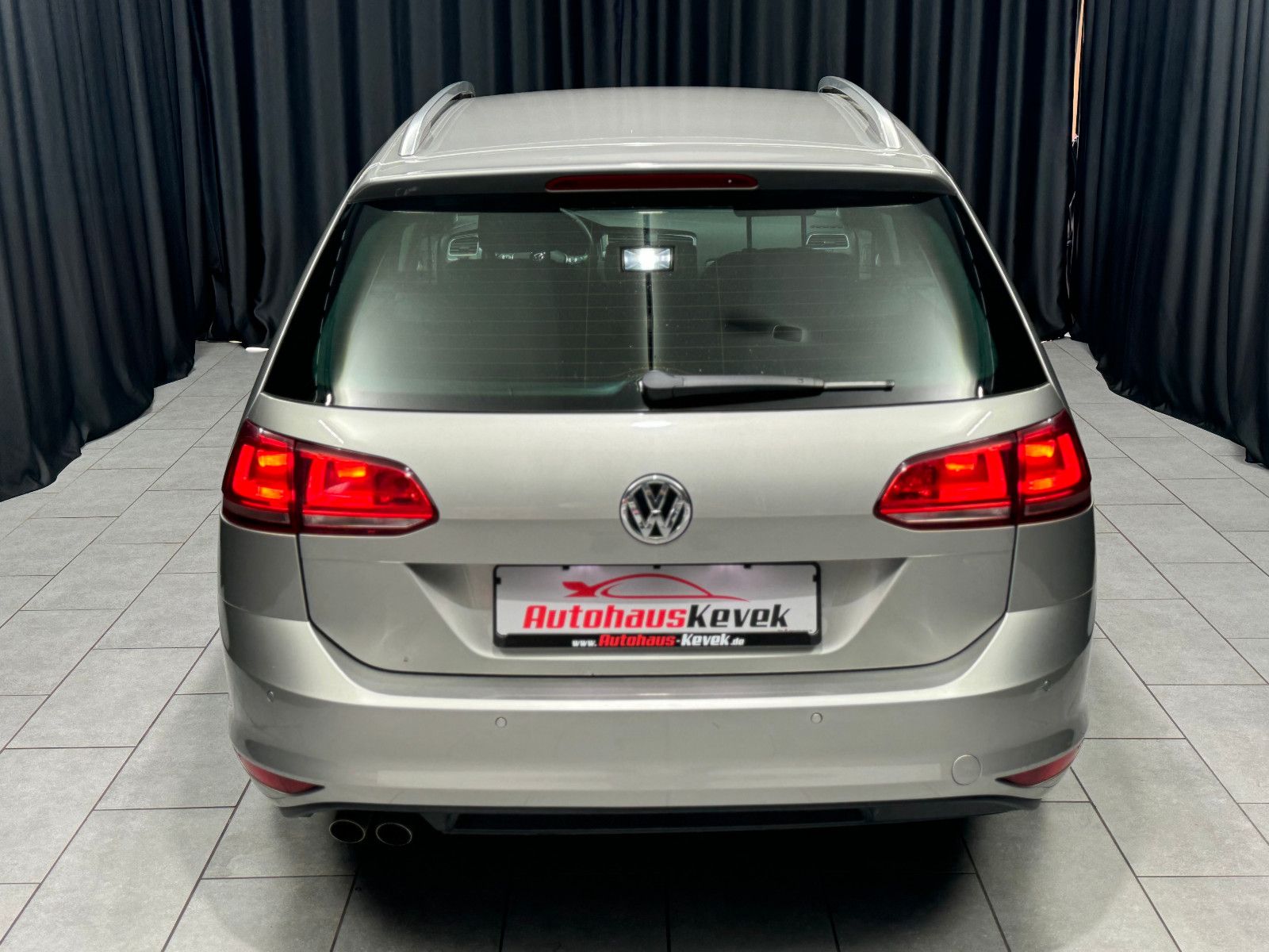 Fahrzeugabbildung Volkswagen Golf VII 2.0 TDI Variant Lounge BMT*TÜV 05/25*