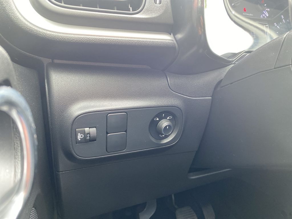 Fahrzeugabbildung Citroën C3 Pure Tech 110 S&S MAX *Navi*Rückf.k.*