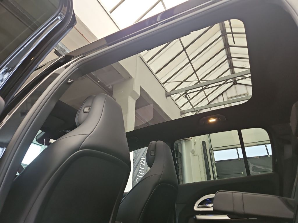 Fahrzeugabbildung Mercedes-Benz GLB 250+ mit EQ Technologie +AHK+DynLicht+Pano+