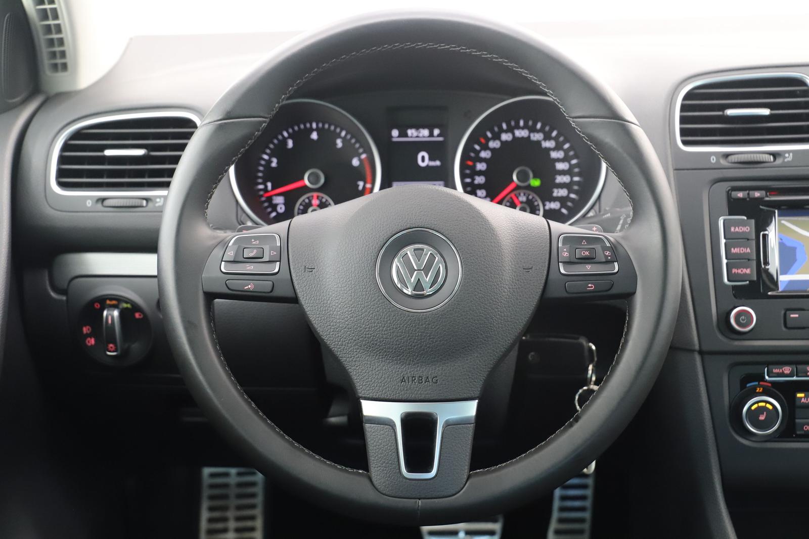 Volkswagen Golf 6 1.2TSI 86PS DSG Style Navi PDC SHZ 1Hand