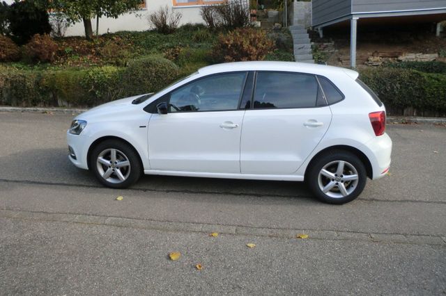 Volkswagen Schöner Kleinwagen Winterauto