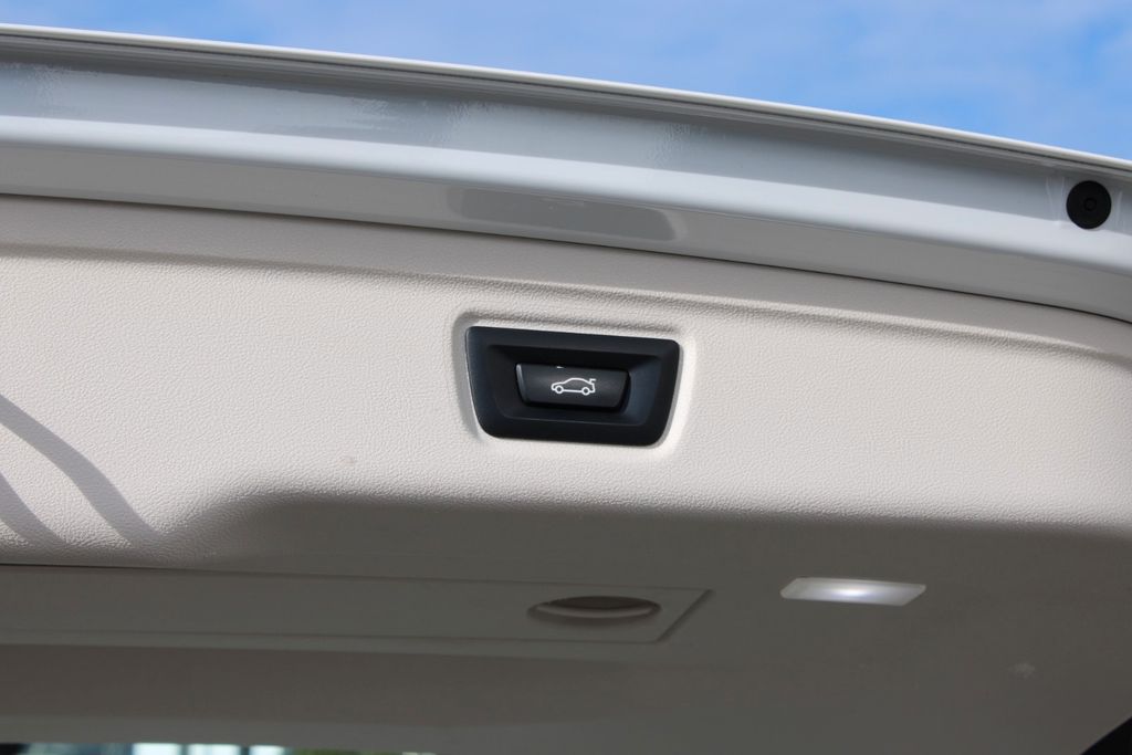 BMW 320d xDrive Touring AUT NAVI LED SHZ LIVE COCKPI
