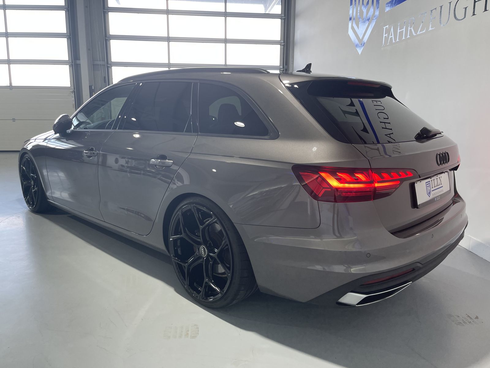 Fahrzeugabbildung Audi A4 35 TDI*S-Line*Leder*STHZ*Pano*Bang&Olufsen*