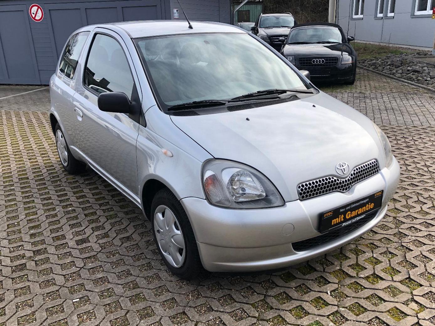 Toyota Yaris 1.3 HU 11/27 1. Hand