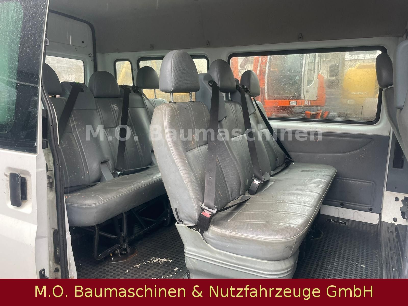 Fahrzeugabbildung Ford Transit 115T300 / 9 Sitzer