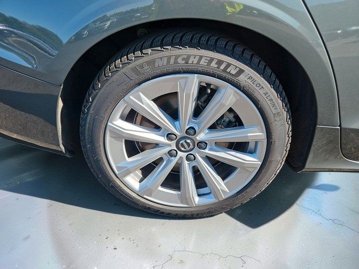 Volvo V60 Kombi Core AWD Hybrid AHK*STD-HZG*LED*KAMERA imagem 3