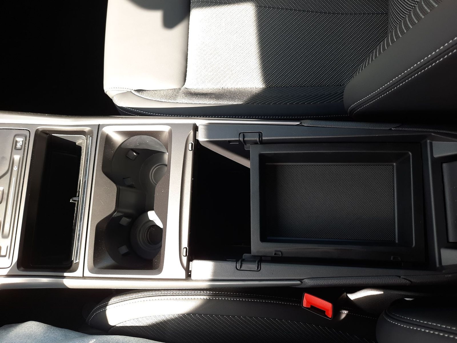 Ford Explorer - Bild 24