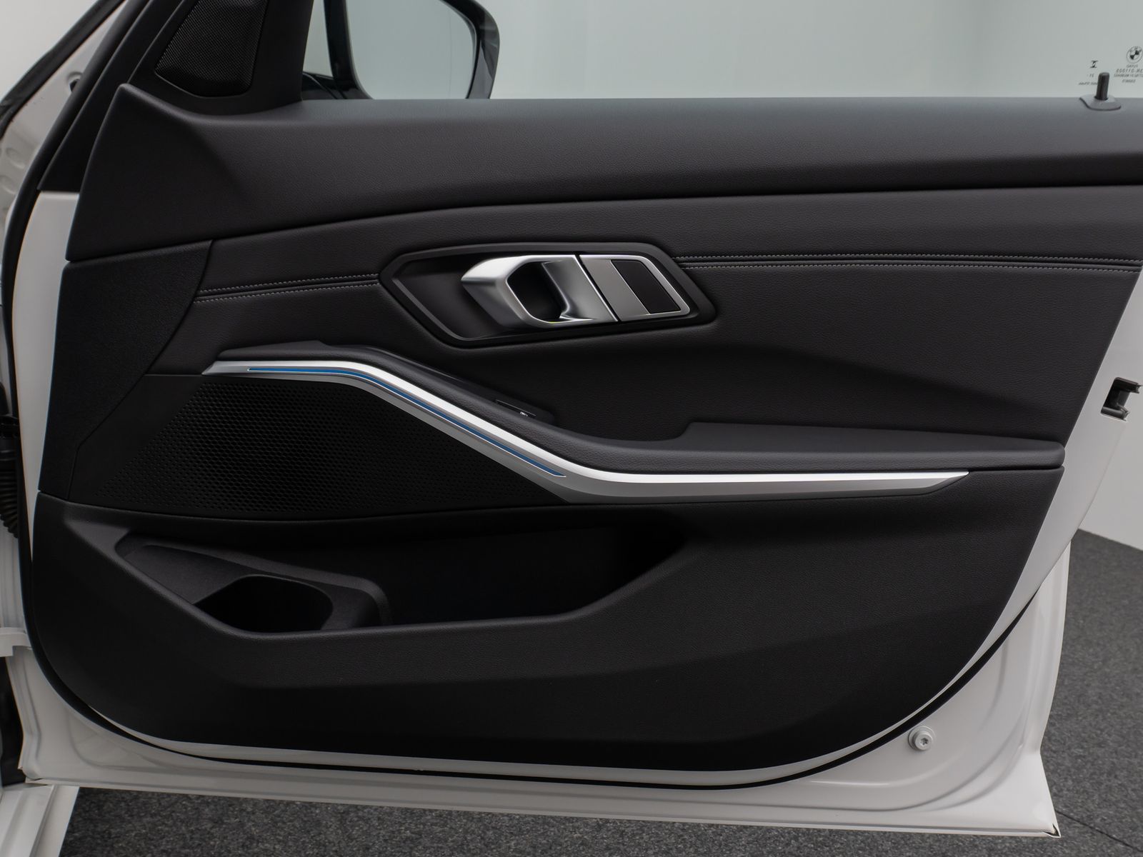 Fahrzeugabbildung BMW 320e  Sport Line DAB HiFi CockPitPro PDC Alarm