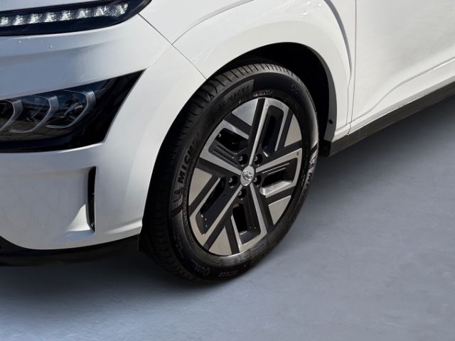 Fahrzeugabbildung Hyundai KONA Trend Elektro 2WD +CARPLAY+KLIMA+SHZ+PDC+UV