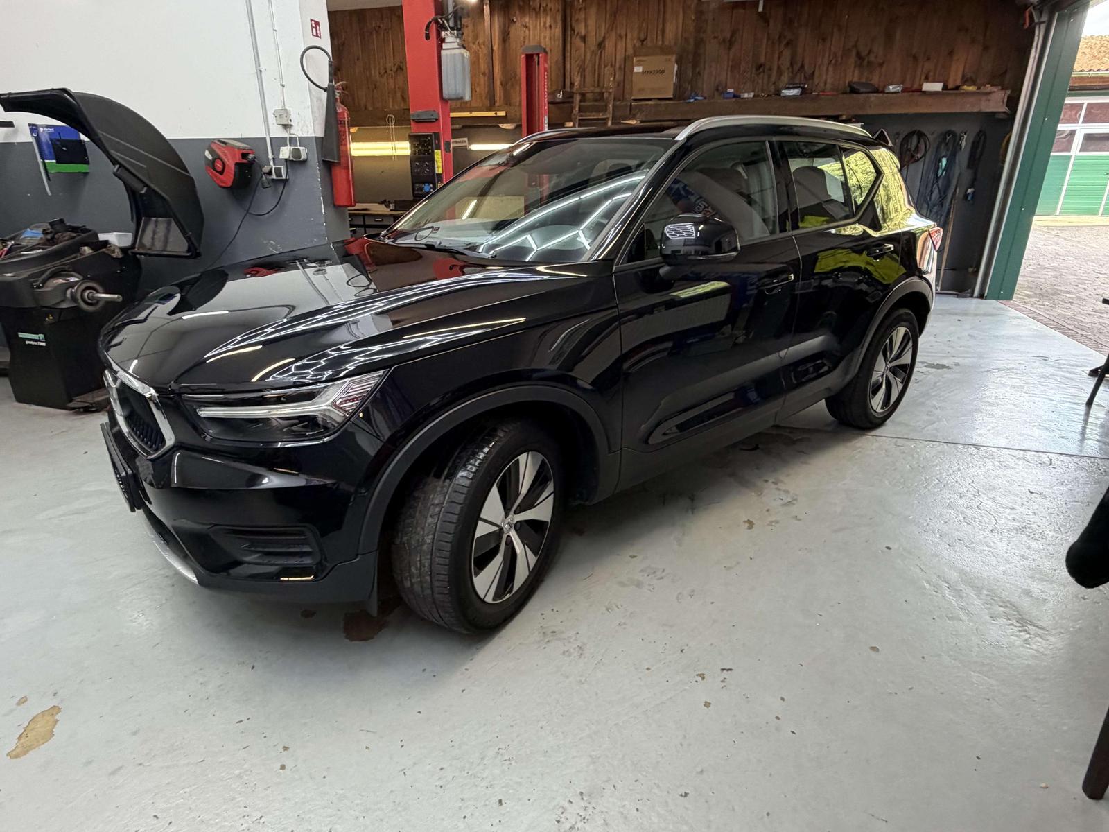 Volvo XC40 Momentum Pro 2WD