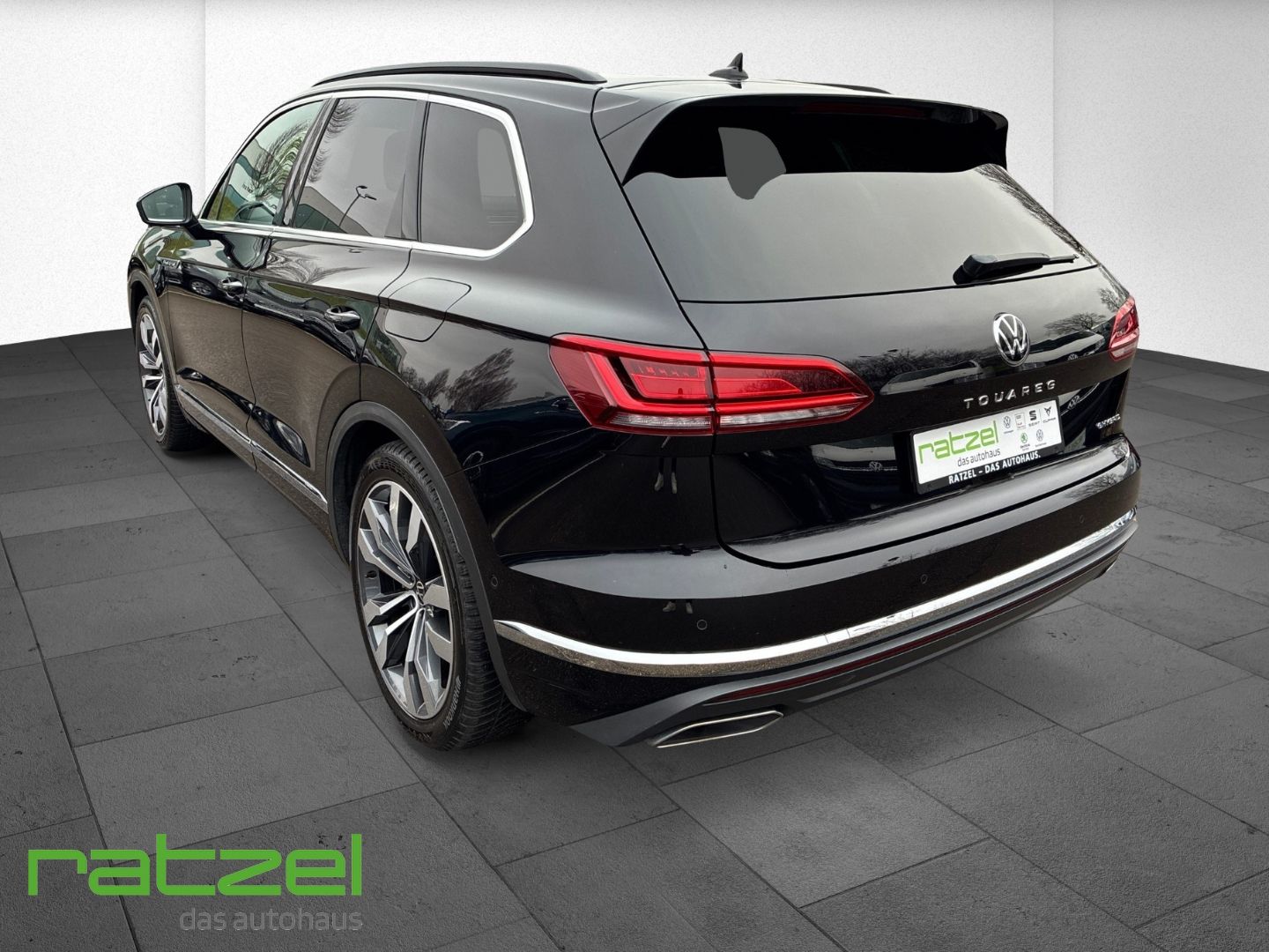 Fahrzeugabbildung Volkswagen Touareg Elegance 4Mot. eHyb. El. Panodach Navi L