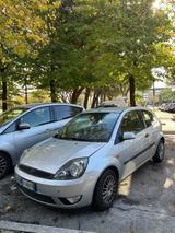 Ford Fiesta 1.4 TDCi 3p. Ghia - Ford Fiesta aus 2006 mit Diesel-Antrieb