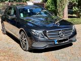 Mercedes-Benz E 400 4M AVANTG/ABC/Leder/Standh/Distr./LED/360 - Mercedes-Benz E 400: Schwarz