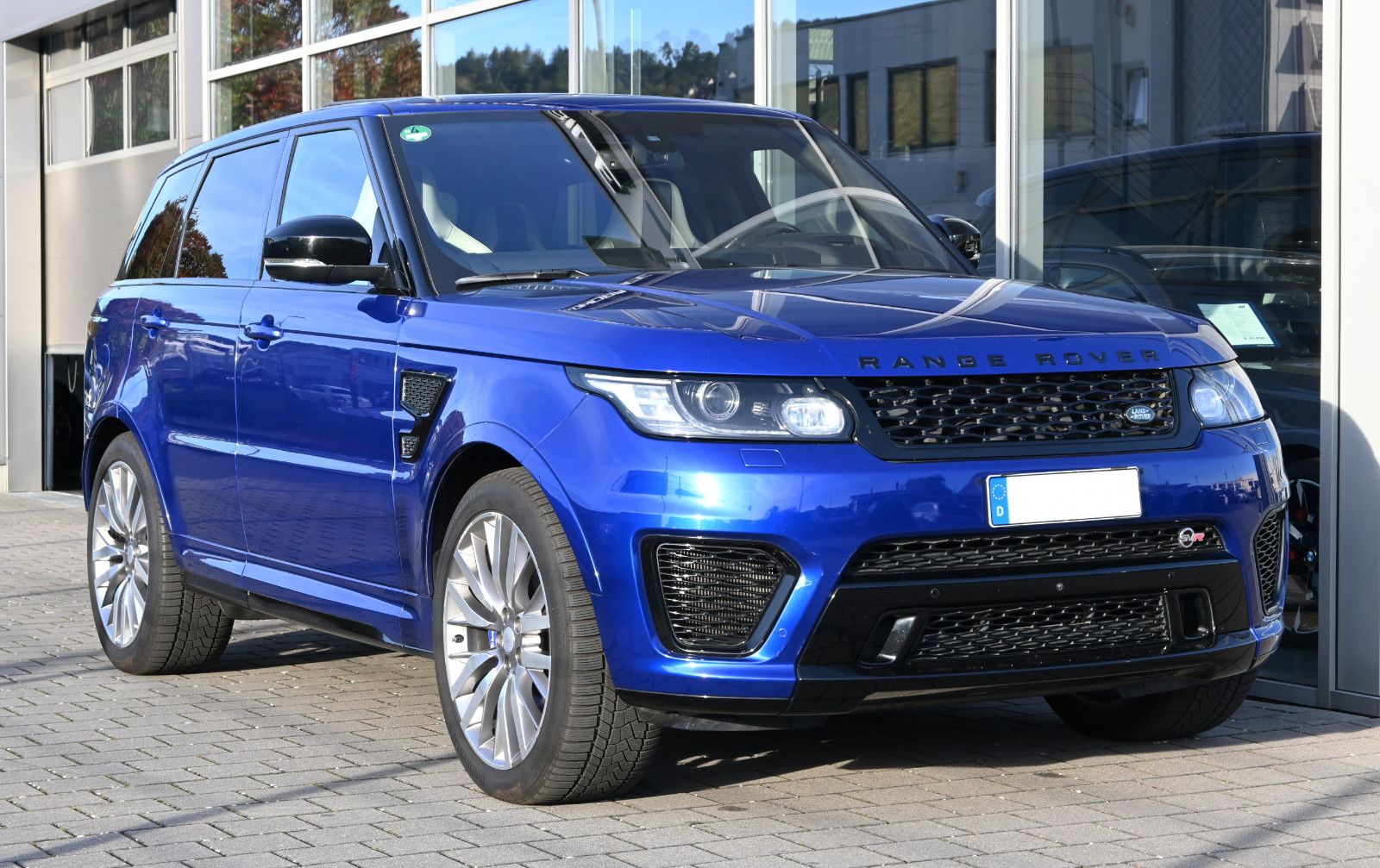 Fahrzeugabbildung Land Rover Range Rover Sport 5.0 V8 SC SVR °PANO°HEAD-UP°