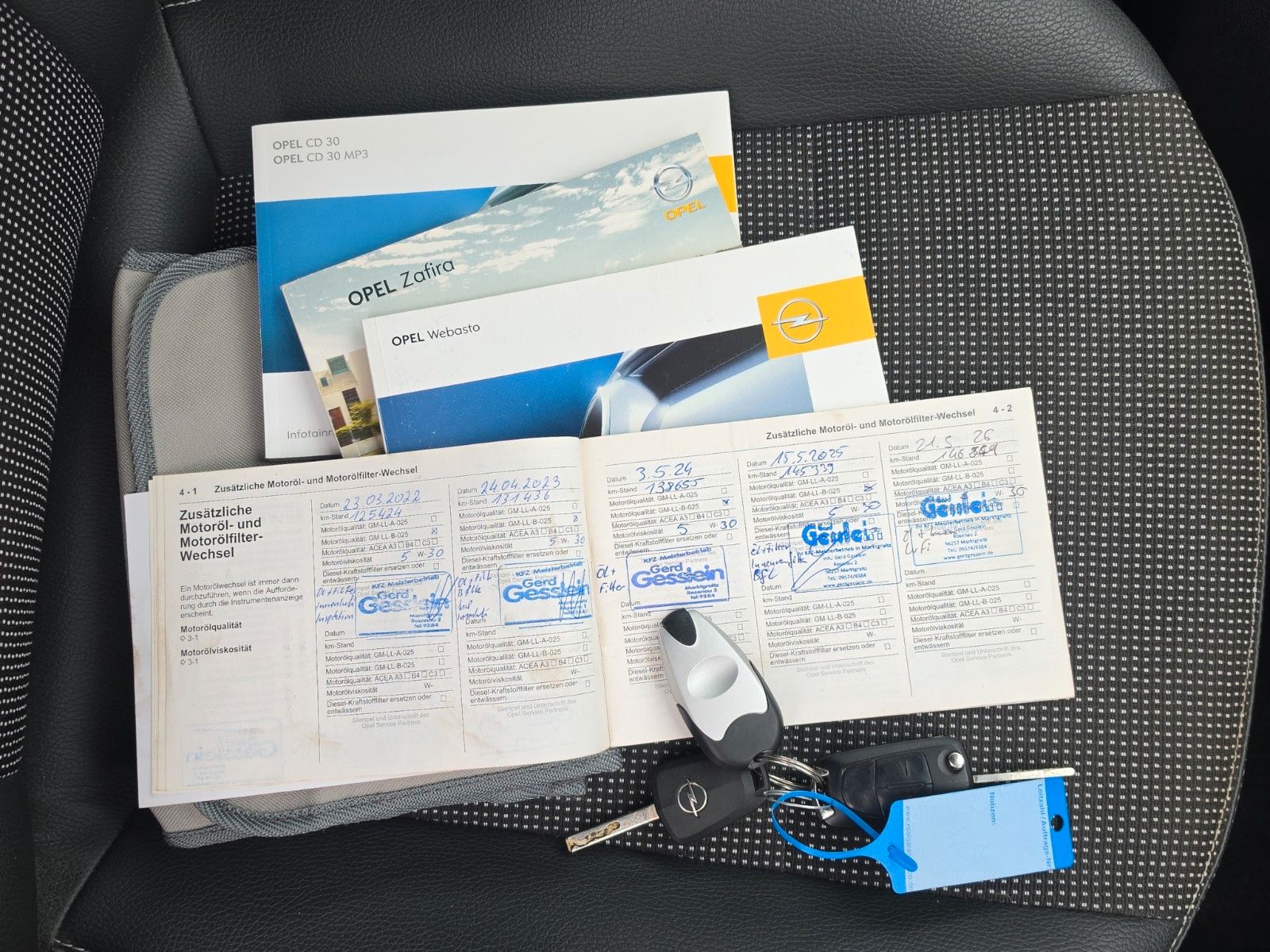 Fahrzeugabbildung Opel Zafira B Innovation "110 Jahre" 7-Sitzer 1.Hand