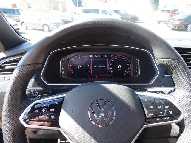 Fahrzeugabbildung Volkswagen Tiguan R-Line 4Motion/Pano/HUD/Matrix/StH/AHK/Ka