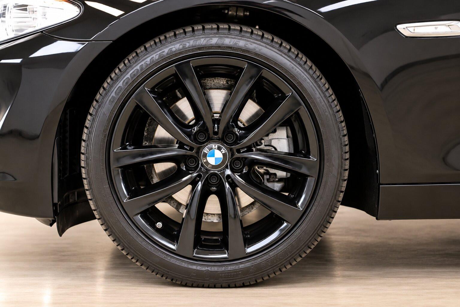 BMW 523i 3.0 204PS Automatik S-Dach ACC HUD Navi LED