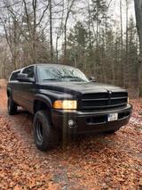 Dodge RAM 2500 HD  5.9 Cummins 24V Diesel 4x4 Longbed - Dodge Cummins mit Diesel-Antrieb