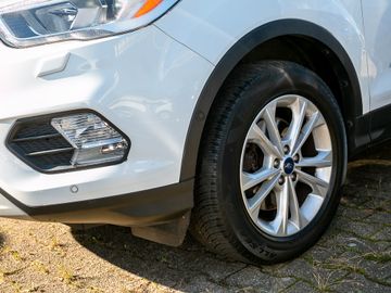Ford Kuga Titanium Parkautomatik Kamera Navi AHK