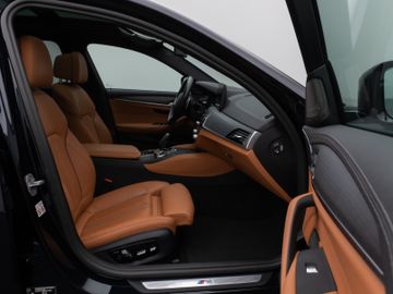 Fahrzeugabbildung BMW 540d xDr Tour M Sport Pano H/K Kamera 360° Air