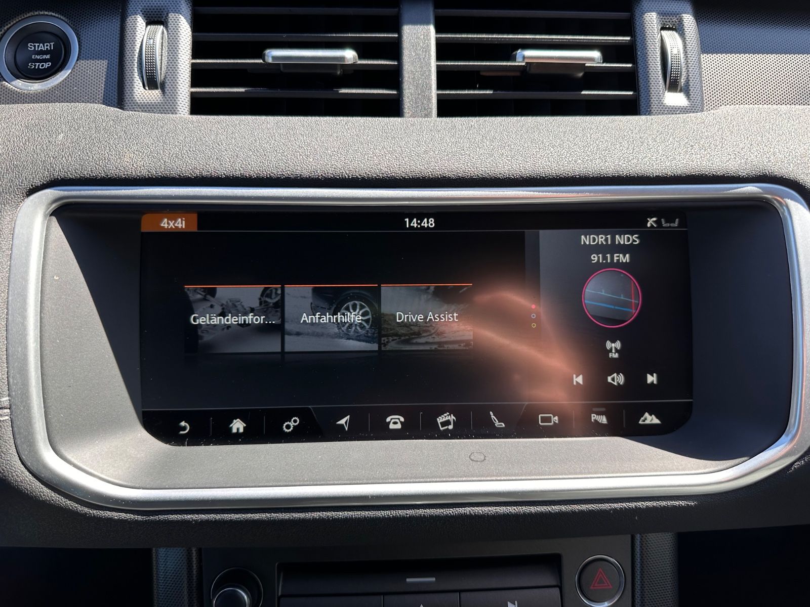 Fahrzeugabbildung Land Rover Range Rover Evoque 230 SD4 HSE Dynamic AHK/SOUND