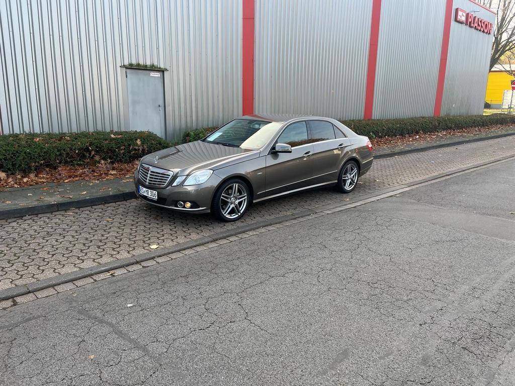 Mercedes-Benz E 220