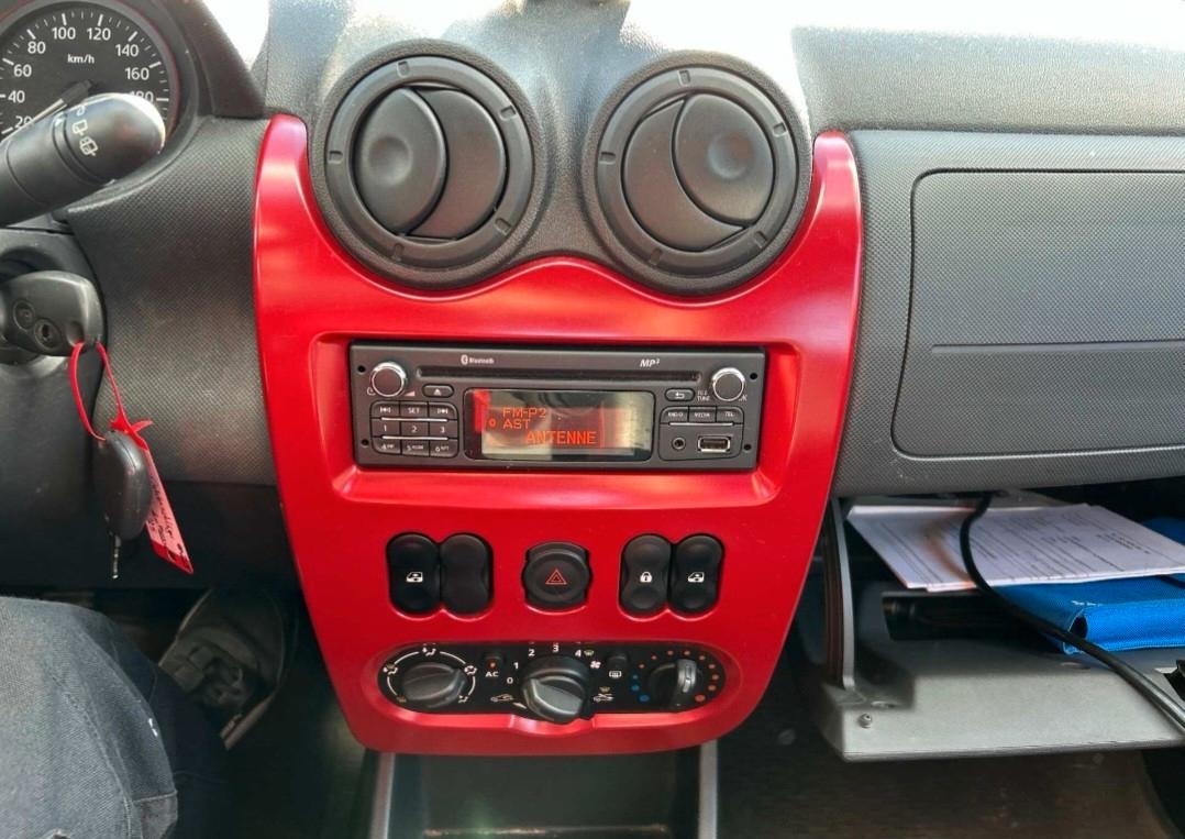 Dacia Sandero 2012 — photo 9
