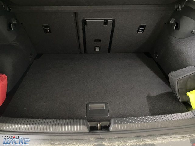Golf VIII 1.5 TSI Life CONNECT KLIMA PDC LED