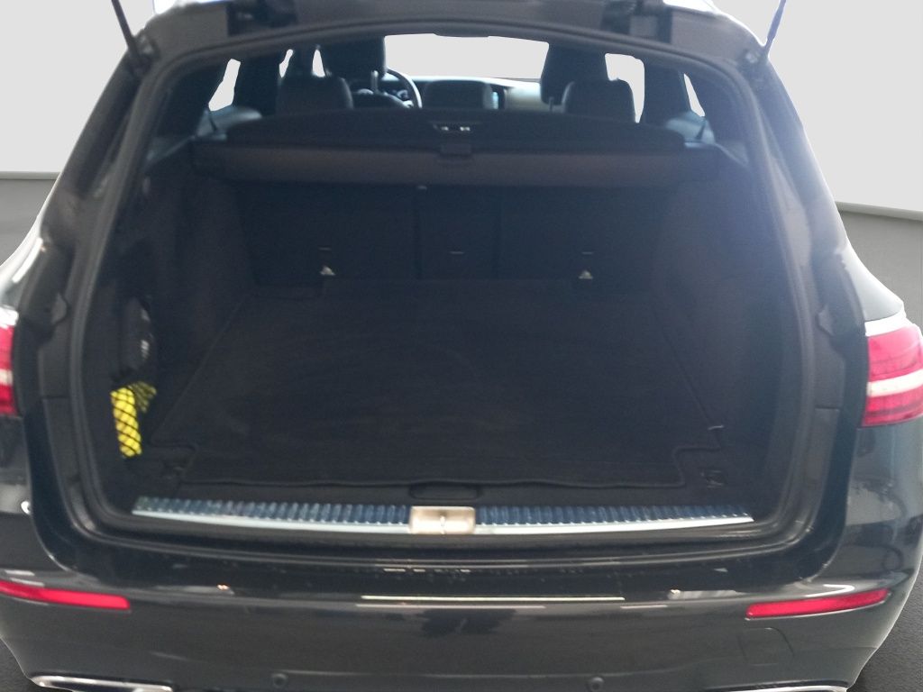 Fahrzeugabbildung Mercedes-Benz E 400 d 4MATIC T-Modell AMG Line*Night Paket*360