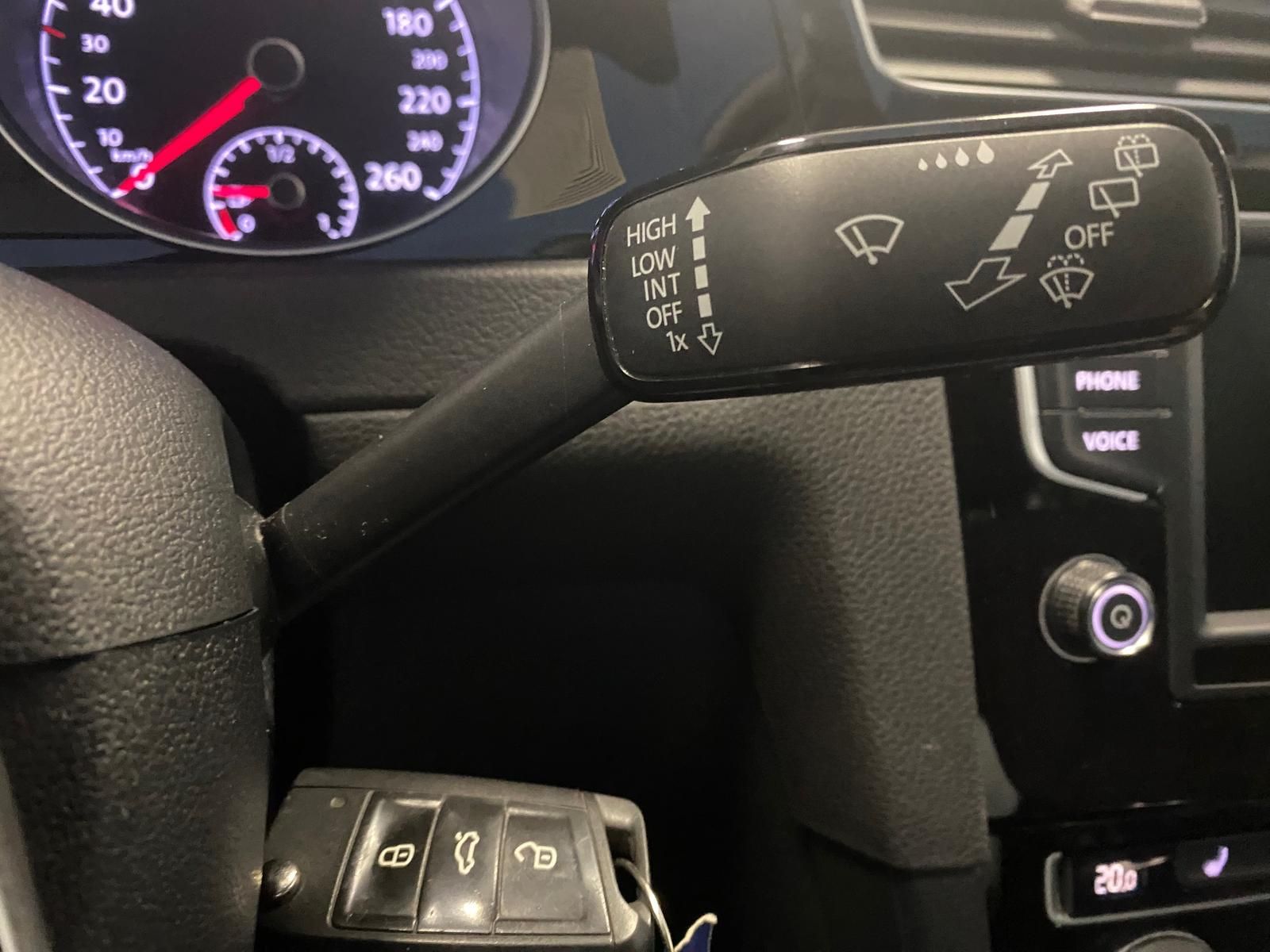 Fahrzeugabbildung Volkswagen Golf 2.0 TDI Allstar BMT KLIMA+NAVI+SITZHEIZ+PDC