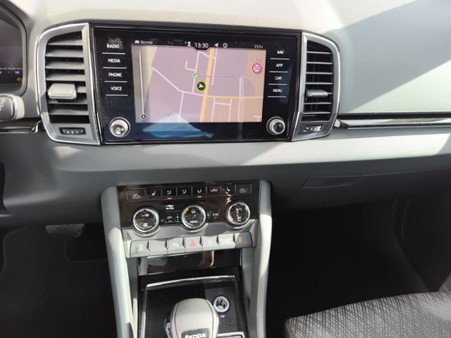 Fahrzeugabbildung SKODA Karoq 1.5 TSI DSG Style 1.HAND AHK NAVI 4xSHZ LE